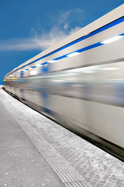 Estação de passagem de comboio — Fotografia de Stock