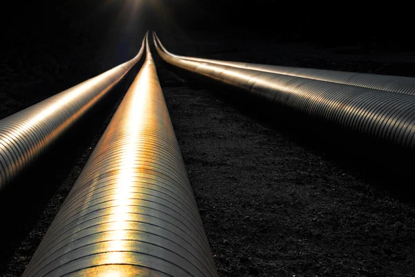 Pipelines na luz da noite — Fotografia de Stock