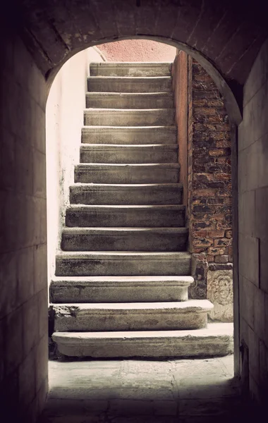 Escalier ancien — Photo