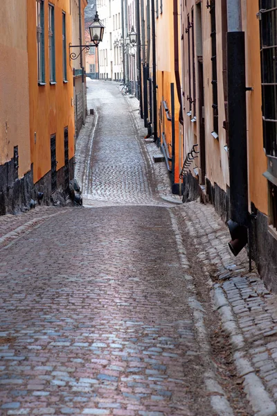 Enge Straße in Stockholm — Stockfoto