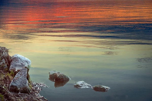 反映在湖的日落 — 图库照片