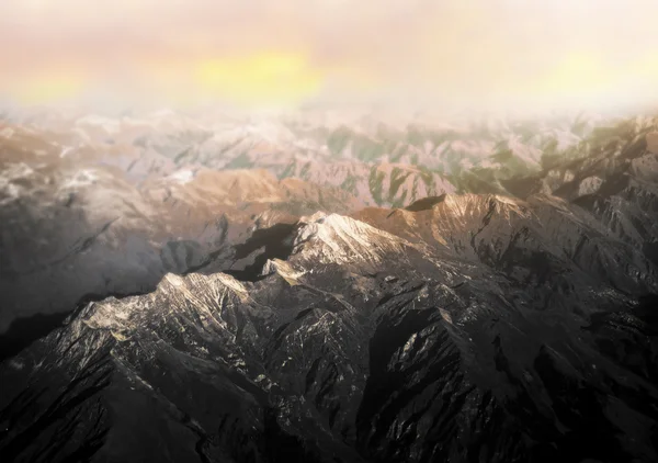 Гірський пейзаж на світанку — стокове фото