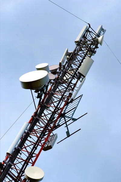 Torre de telecomunicaciones — Foto de Stock