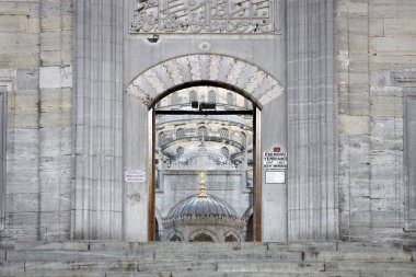 yeni camii girişi