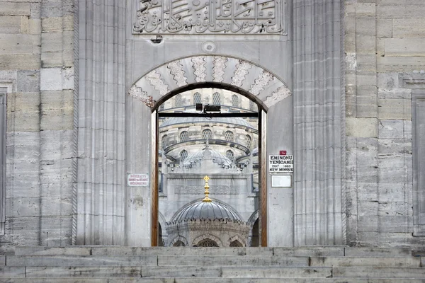 Ingresso a Yeni Camii — Foto Stock