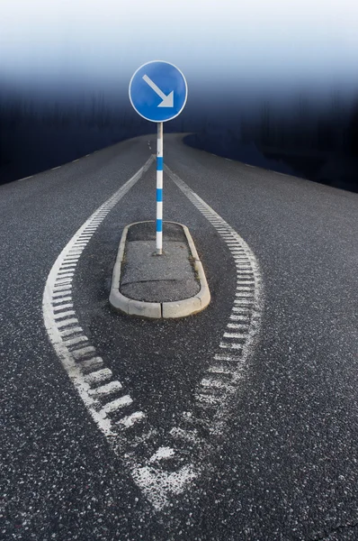 Panneau de signalisation avec flèche — Photo