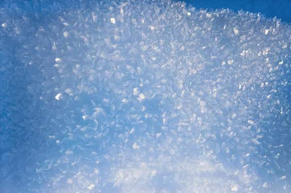 Eiskristalle im Schnee — Stockfoto