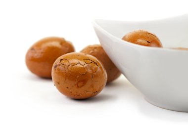 Çin çayı ile haşlanmış yumurta