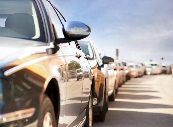 Row of parked cars — Stock Photo, Image