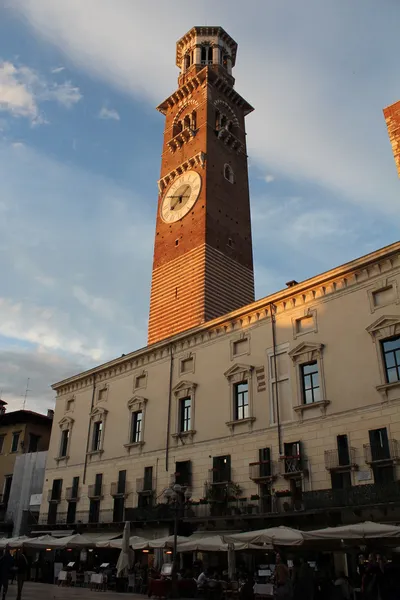 Verona 'daki Lamberti Kulesi — Stok fotoğraf