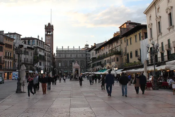 Piazza delle Erbe, Verona, Veneto, Olaszország Stock Fotó