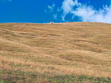 Ligurian ovası ve antik bina