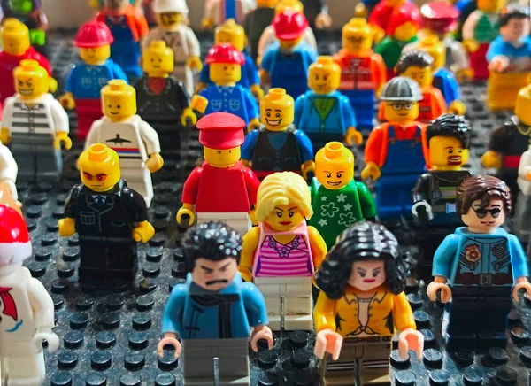 Yukarıdan çekilen inşaat oyunlarındaki karakterler, makro fotoğrafçılık