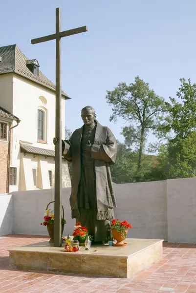 Monument van heilige paus Johannes Paulus de tweede in Krakau — Stockfoto