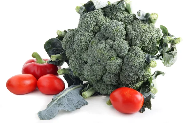 Brokoli hijau, lada merah dan tomat — Stok Foto