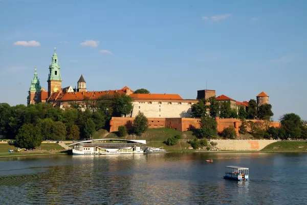 Castelo Wawel em Cracóvia, perto do rio Vístula — Fotografia de Stock