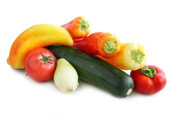 Gemüse für schmackhafte Salate oder zum Kochen — Stockfoto