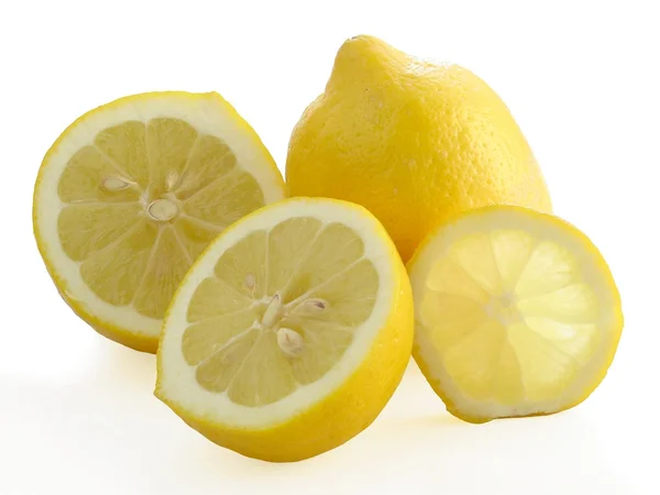 Сочные, кислые лимоны — стоковое фото