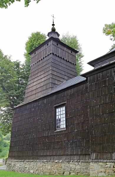 Gamla trä ortodoxa kyrkan i leluchow nära krynica — Stockfoto