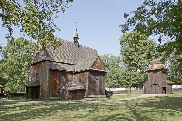 Gamla trä katolska kyrkan i cistercienserna nära krakow — Stockfoto