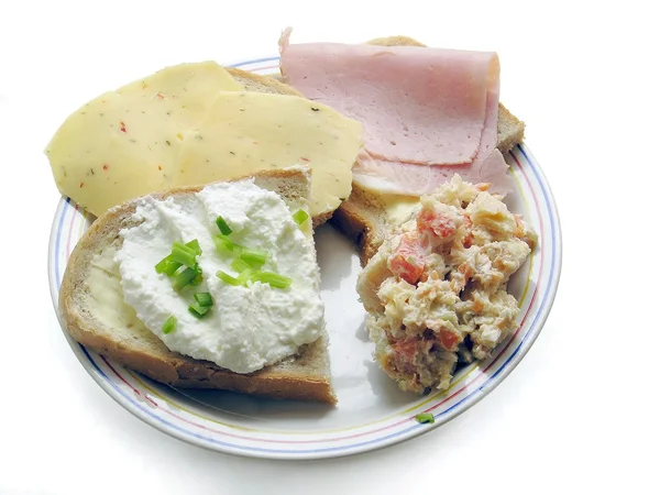 Verschiedene leckere Snacks oder Frühstück — Stockfoto