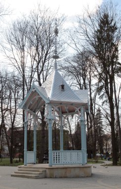 eski ahşap gloriette jaslo Park