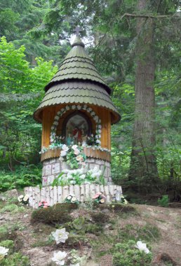 Şapel olarak geleneksel İsa'nın tutkusu Mrukowa Köyü