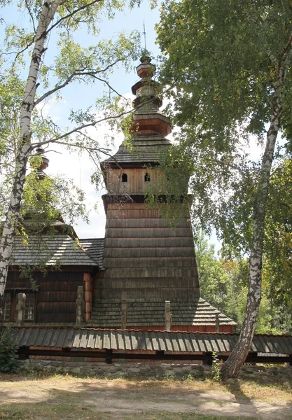 Gamla trä ortodoxa kyrkan i kotan nära jaslo — Stockfoto