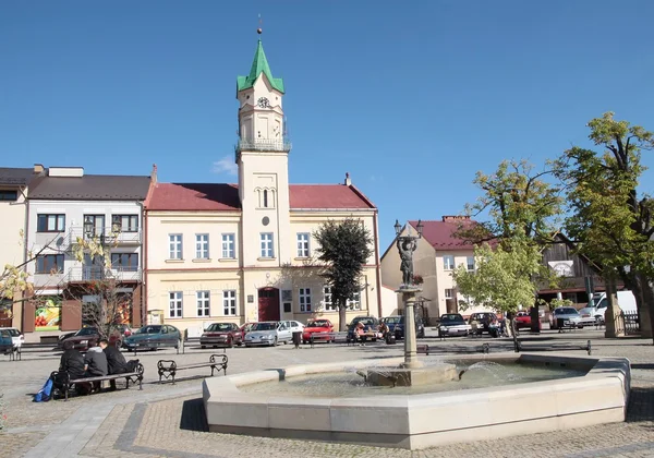 Ayuntamiento con torre en Kolaczyce cerca de Jaslo —  Fotos de Stock