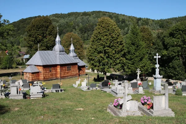 Trä ortodoxa kyrkan i olchowiec nära jaslo — Stockfoto