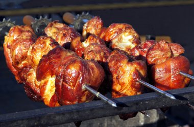 kavrulmuş domuz eti lezzetli aperatif olarak