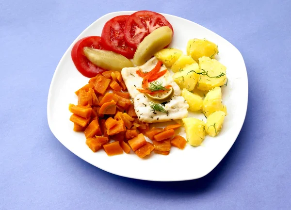 Filé de peixe de truta com verduras para o jantar — Fotografia de Stock