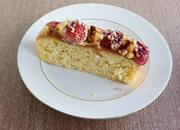 Смачний фруктовий торт з полуницею як десерт — стокове фото