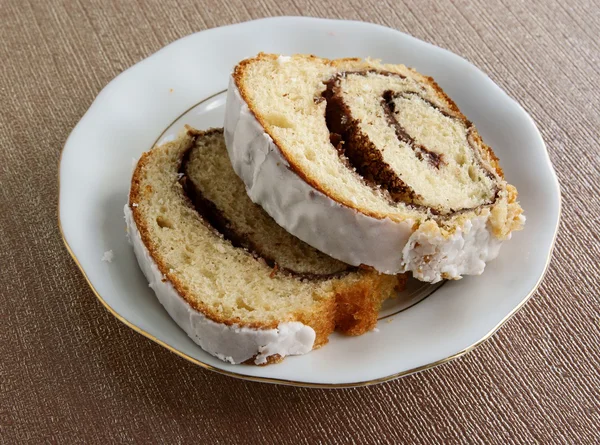 Buzlu haşhaş tohumu kek — Stok fotoğraf