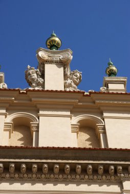 Krakow Cloth Hall binada mascarons ile Dekoratif Cephe parçası