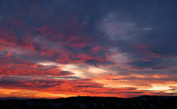 Живописное Красочное Небо Облака Вечером — стоковое фото