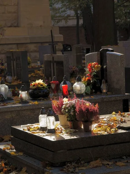 Cementerio Con Tumbas Decoradas Octubre —  Fotos de Stock