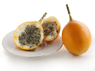 Sarı, tatlı tropikal meyve granadilla yakın
