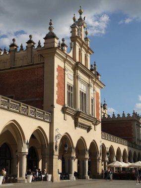 Krakow 'un merkezindeki tarihi Kumaş Salonu manzarası