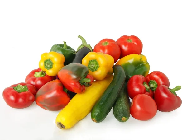 色彩斑斓的甜辣椒 作为素食 用于烹调食物或沙拉 — 图库照片