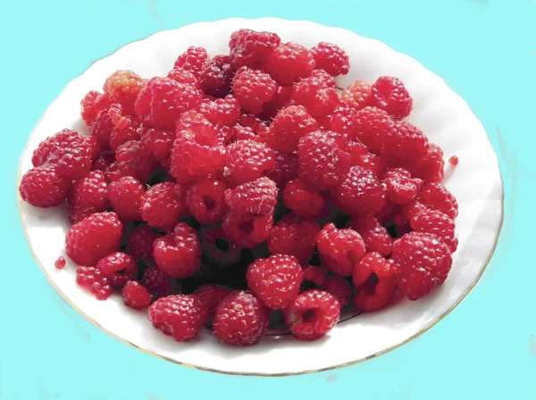 美味的 红色的 多汁的覆盆子 就像花园里健康的水果 — 图库照片