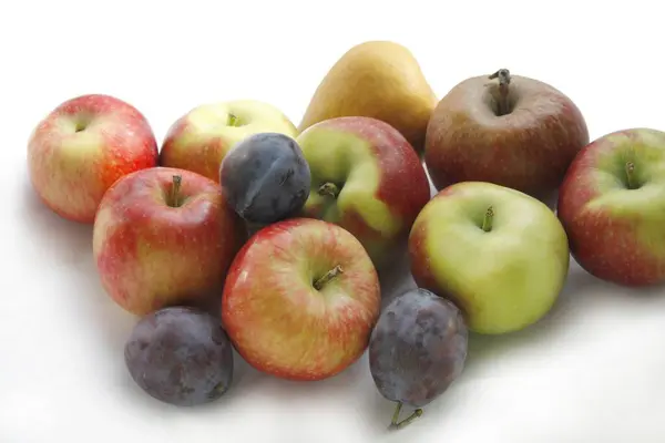 Elmalar Armutlar Erikler Lezzetli Vejetaryen Yiyecekler Olarak — Stok fotoğraf
