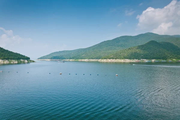 Reservoir on Bhumibol dam location of Thailand — Stock Photo, Image