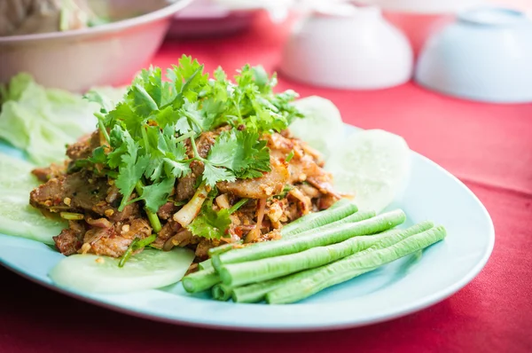 Thai-Essen vom Roastbeef auf dem Teller — Stockfoto