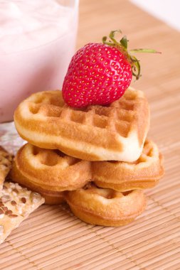 ham çilek ve lezzetli kek