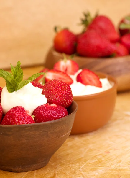 Fresh strawberry with whipped cream — Stock Photo, Image