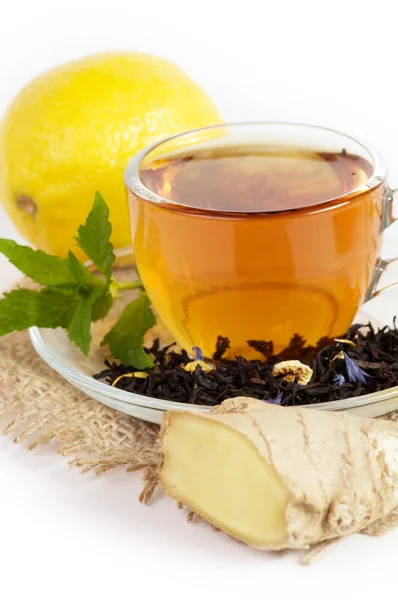 Tè al limone con zenzero e menta — Foto Stock