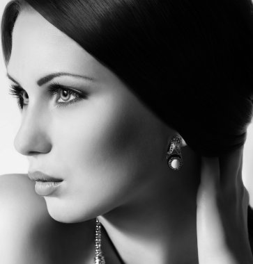 kadın moda mücevher süslemeli. moda portre