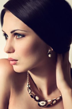 kadın moda mücevher süslemeli. moda portre