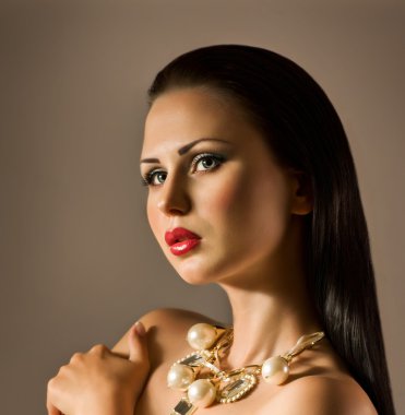 kadın moda takı değerli süslemeleri ile.